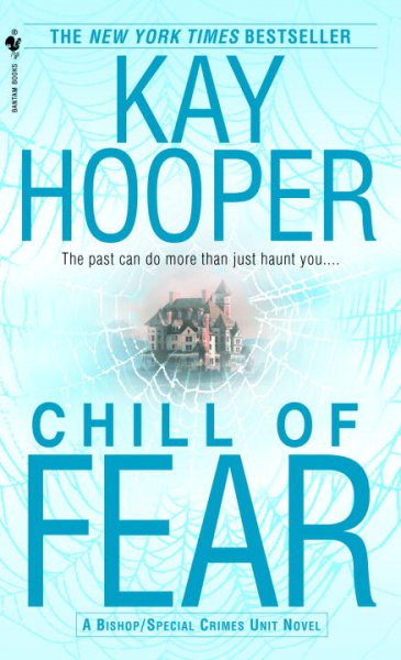 Chill of fear / Kay Hooper.